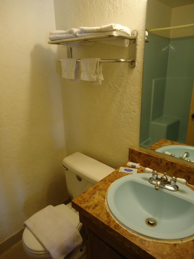 Budget Inn לאוטון מראה חיצוני תמונה