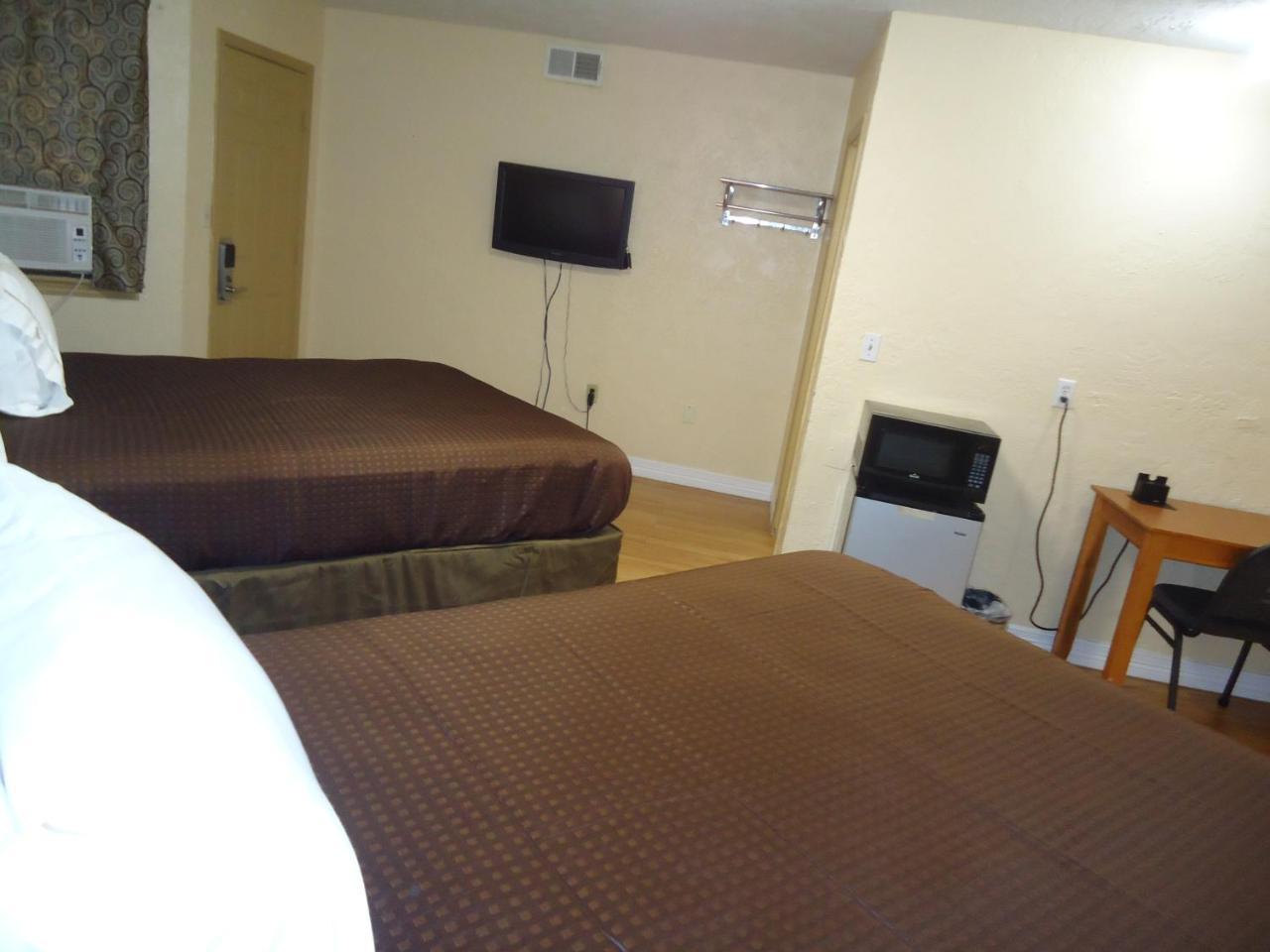 Budget Inn לאוטון מראה חיצוני תמונה